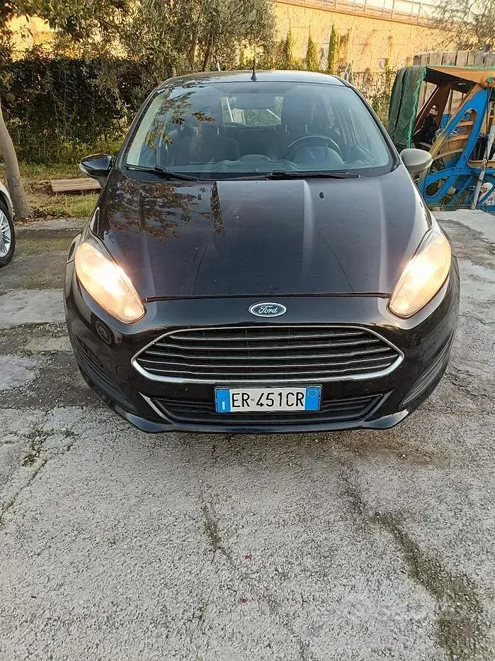 Usata Ford Fiesta 75 CV (55 kW) 2013 Nero Utilitaria