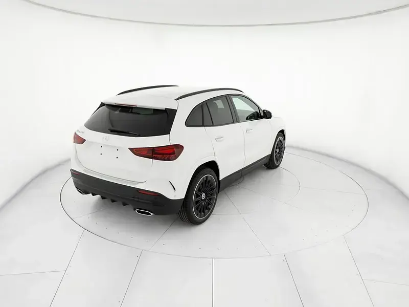 Nuova Mercedes GLA180 AMG line 136 CV (100 kW) 2026 Bianco SUV