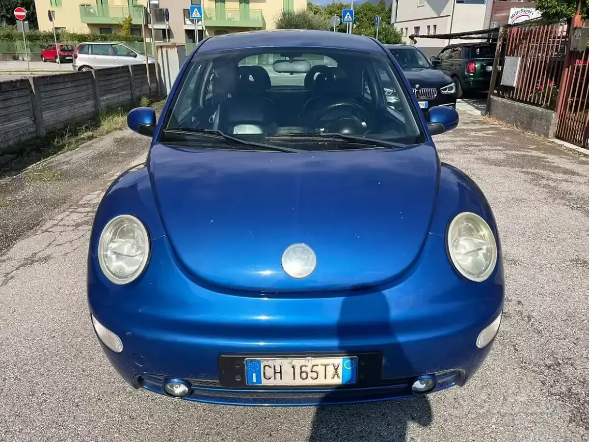 Begagnad VW New Beetle 101 HK (74 kW) 2003 Blå Halvkombi