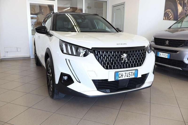 Usata Peugeot 2008 GT-line 131 CV (96 kW) 2022 Bianco madreperla SUV