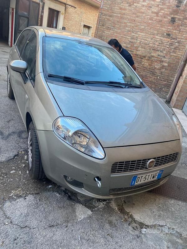 Usata Fiat Grande Punto 77 CV (56 kW) 2009 Utilitaria