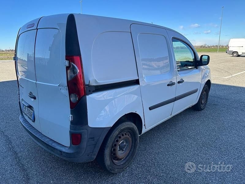 Usata Renault Kangoo 110 CV (80 kW) 2012 Bianco Monovolume