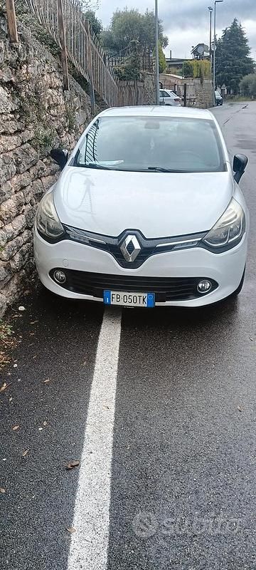 Bianco Usata 2015 Renault Clio IV Tre volumi | 5400 € - Immagine 1/4