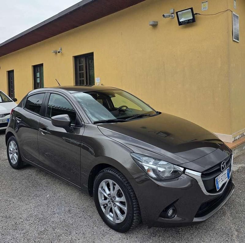 Usata Mazda 2 Evolve 105 CV (77 kW) 2016 Marrone Utilitaria