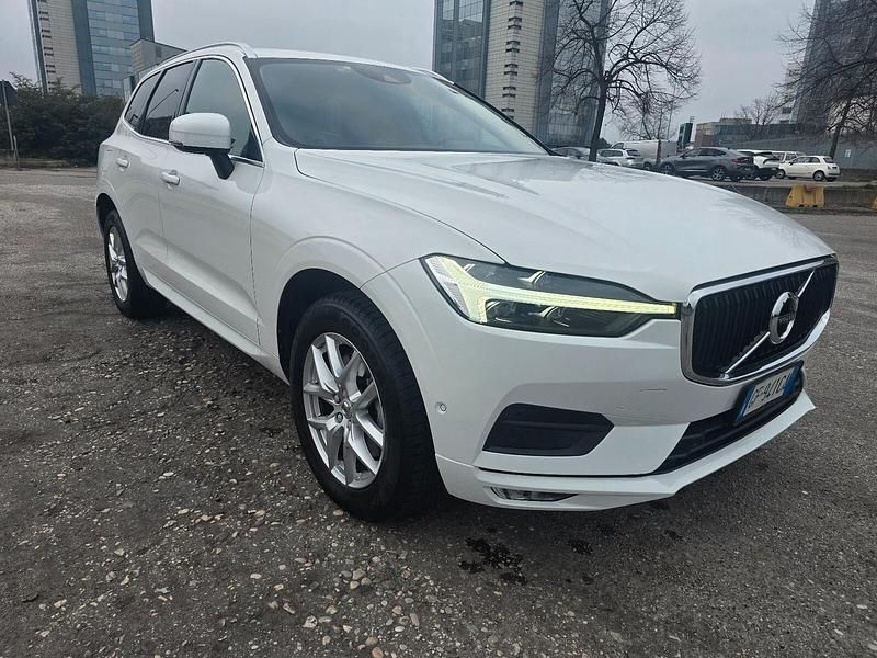 Usata Volvo XC60 Momentum 197 CV (144 kW) 2021 Bianco SUV