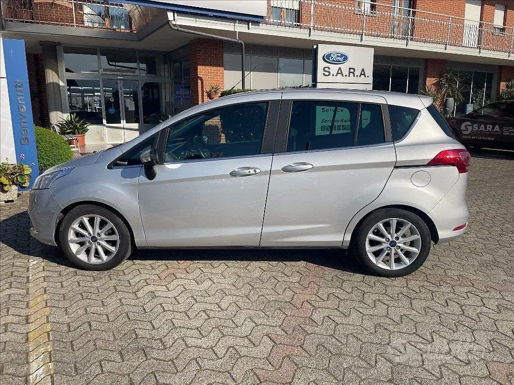 Usata Ford B-MAX Titanium 87 CV (63 kW) 2017 Grigio metallizzato Monovolume