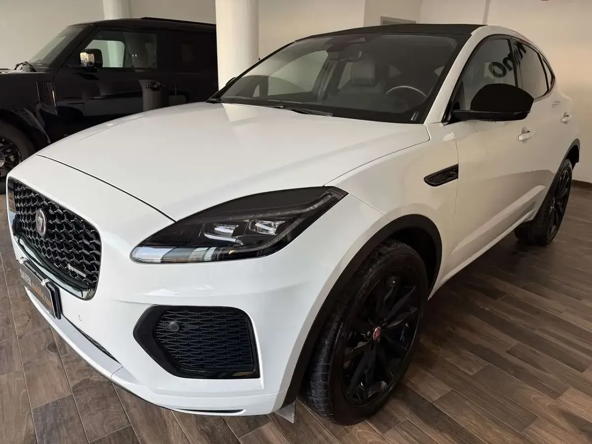 Usata Jaguar E-Pace R-Dynamic 163 CV (119 kW) 2023 Bianco SUV