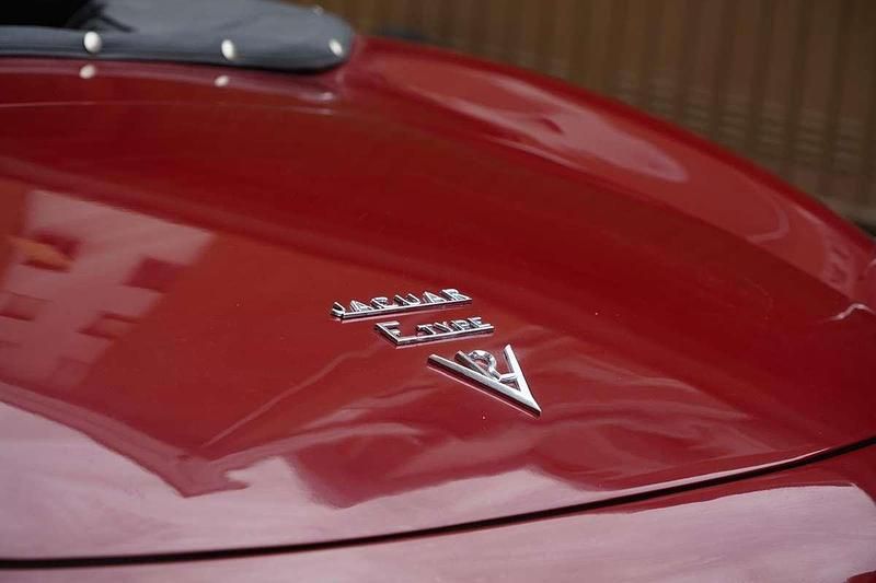 Usata Jaguar E-Type 300 CV (220 kW) 1974 Marrone Cabrio