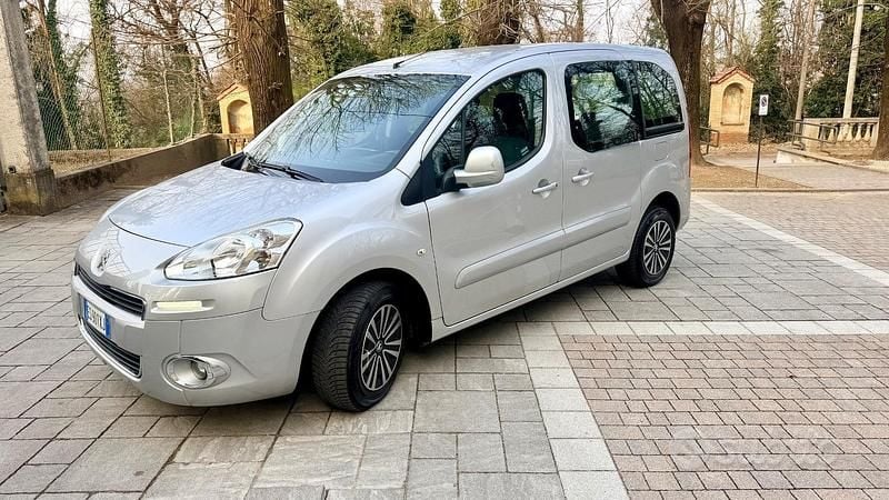 Usata Peugeot Partner Tepee Active 115 CV (84 kW) 2014 Grigio Monovolume