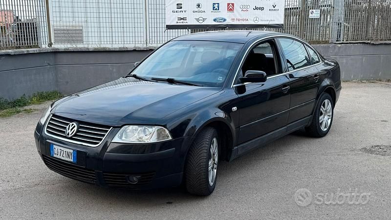 Usata VW Passat Comfortline 101 CV (74 kW) 2001 Nero Berlina