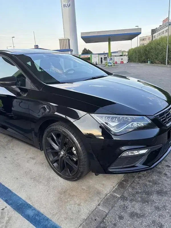Usata Seat Leon Black Edition 131 CV (96 kW) 2019 Berlina