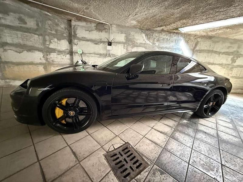 Usata Porsche Taycan Turbo S 141 kW (193 CV) 2020 Nero Berlina