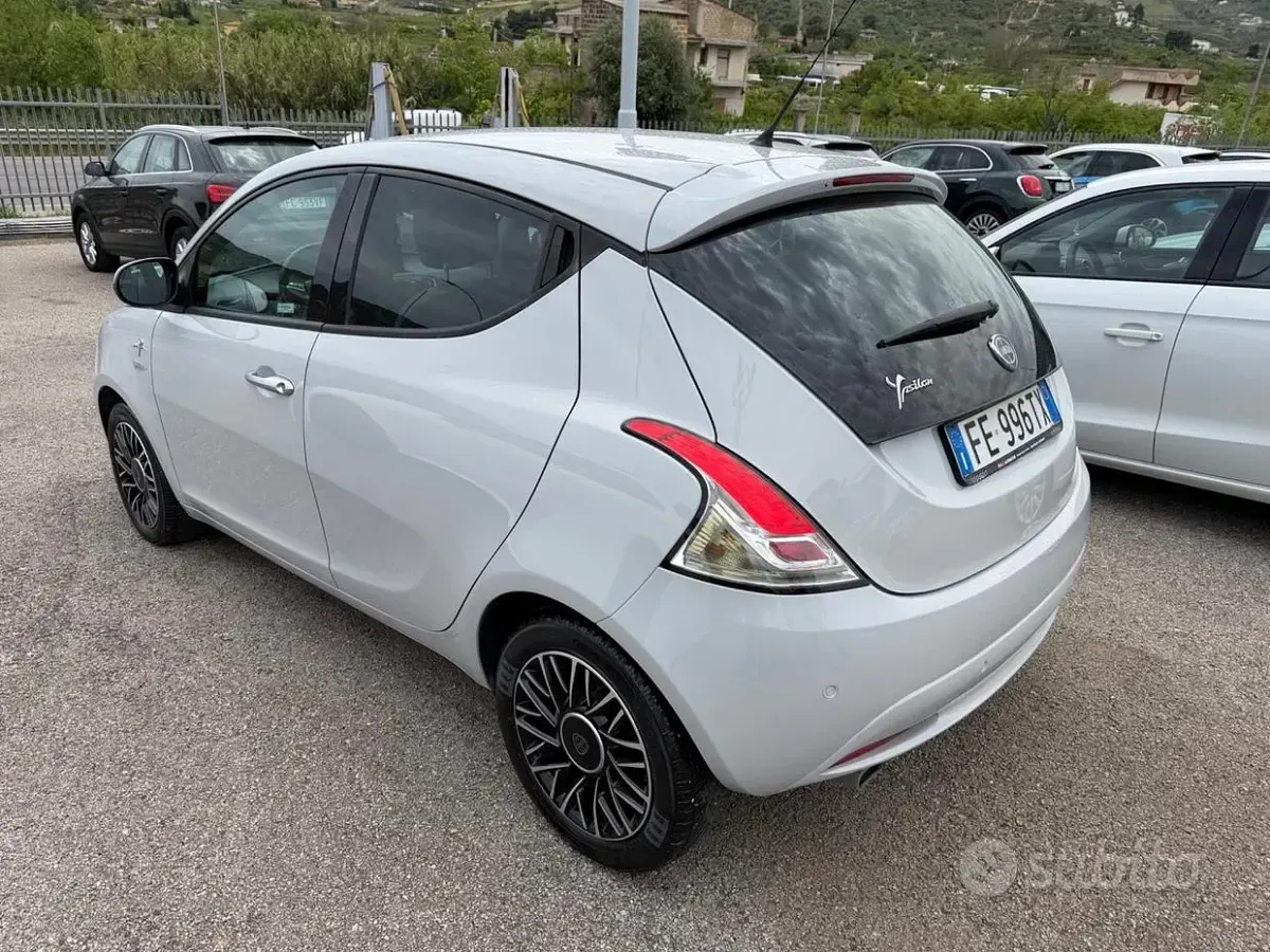 Usata Lancia Ypsilon S 95 CV (69 kW) 2016 Grigio Utilitaria