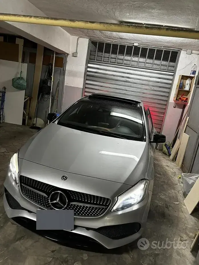 Usata Mercedes 180 AMG 109 CV (80 kW) 2019 Grigio Berlina