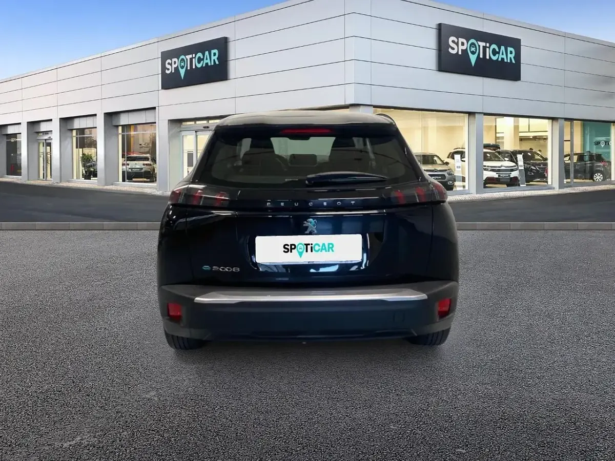 Usata Peugeot e-2008 Active 100 kW (136 CV) 2021 Nero SUV