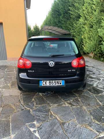Venduto VW Golf V 5ª gancio traino - auto usate in vendita
