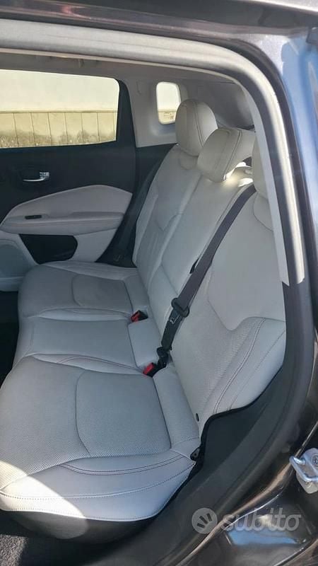 Usata Jeep Compass Limited 120 CV (88 kW) 2017 Grigio SUV
