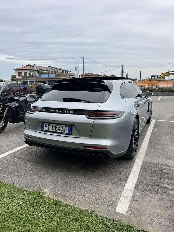 Usata Porsche Panamera Sport Turismo 330 CV (242 kW) 2019 Argento Utilitaria