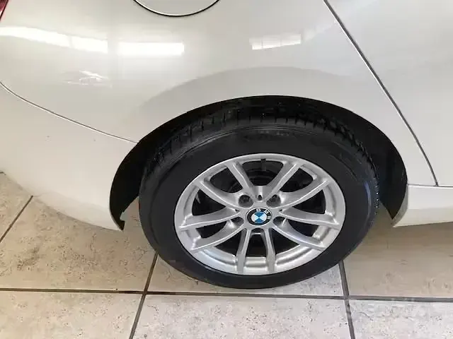 Usata BMW 114 Sport Line 102 CV (75 kW) 2013 Bianco Utilitaria