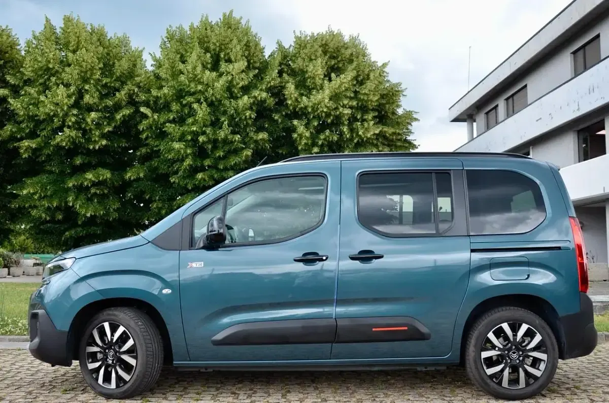 Usata Citroën e-Berlingo XTR 131 CV (96 kW) 2025 Verde Monovolume