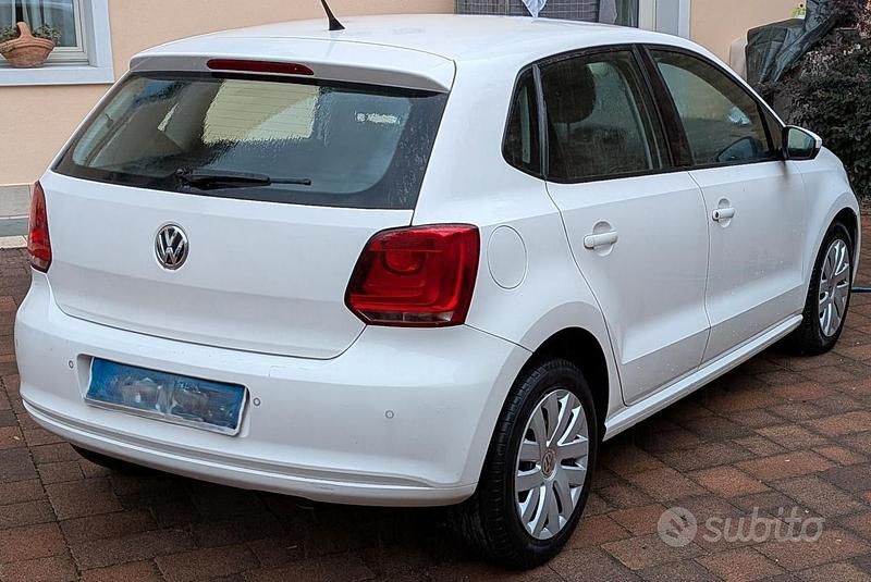Usata VW Polo Trendline 75 CV (55 kW) 2011 Bianco Utilitaria