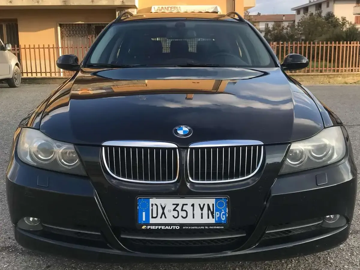 Usata BMW 330 231 CV (169 kW) 2006 Nero Station wagon