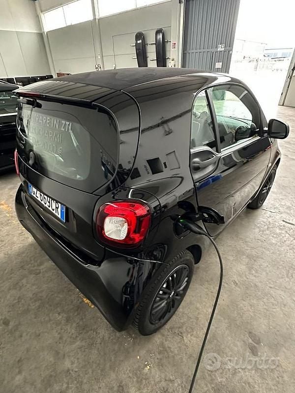 Usata Smart ForTwo Electric Drive 60 kW (82 CV) 2021 Nero Coupé