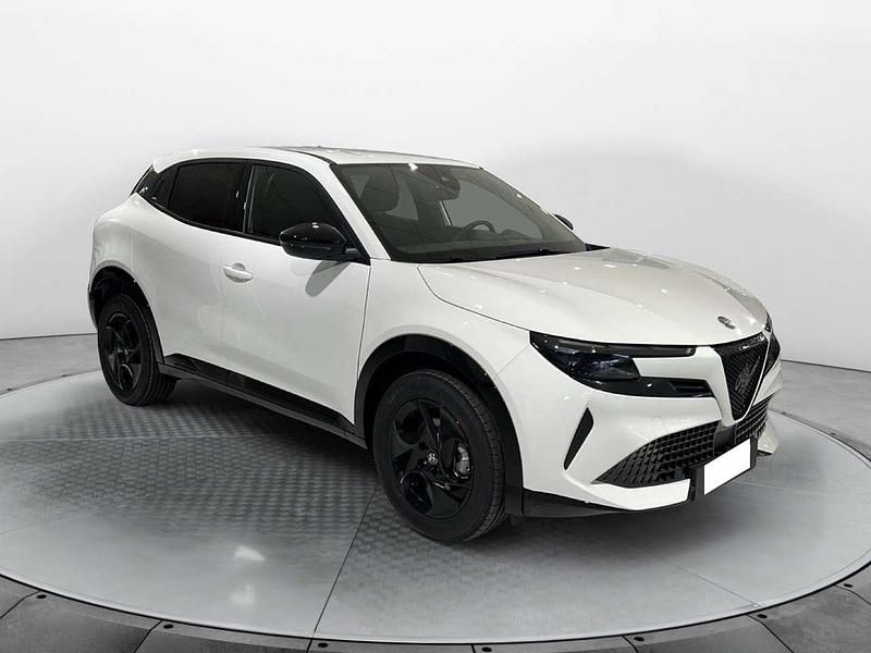 Bianco Nuova 2025 Alfa Romeo Junior SUV | 24.200 € (Super prezzo) - Immagine 1/4