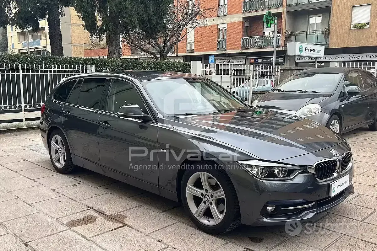 Usado BMW 318 Sport Line 150 CV (110 kW) 2019 Gris Familiar