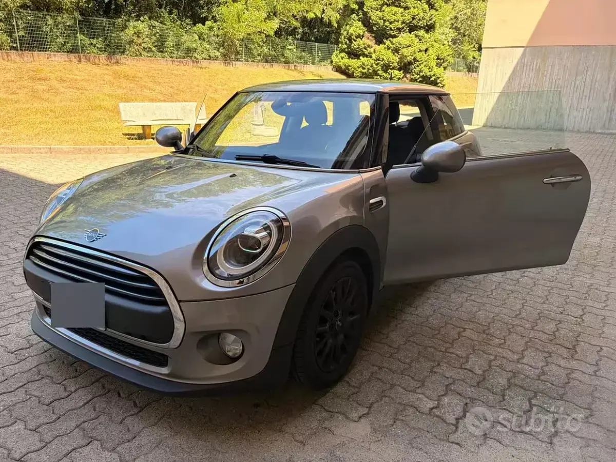 Usata Mini ONE 102 CV (75 kW) 2018 Grigio Utilitaria