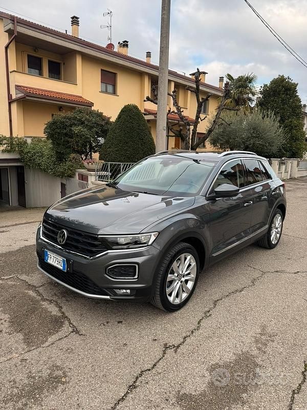 Usata VW T-Roc 2018 Grigio SUV