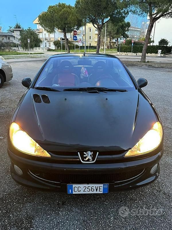 Usata Peugeot 206 CC 2004 Nero Cabrio