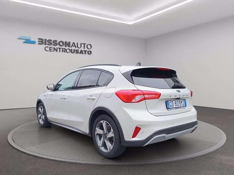 Gebraucht Ford Focus Active 125 PS (91 kW) 2021 Weiß Limousine