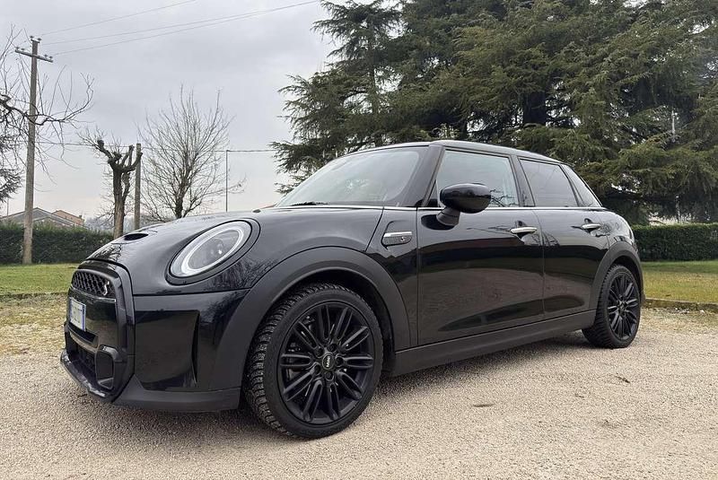 Usata 2024 Mini Cooper S Resolute Edition Utilitaria | 28.400 € (Buon prezzo) - Immagine 1/4