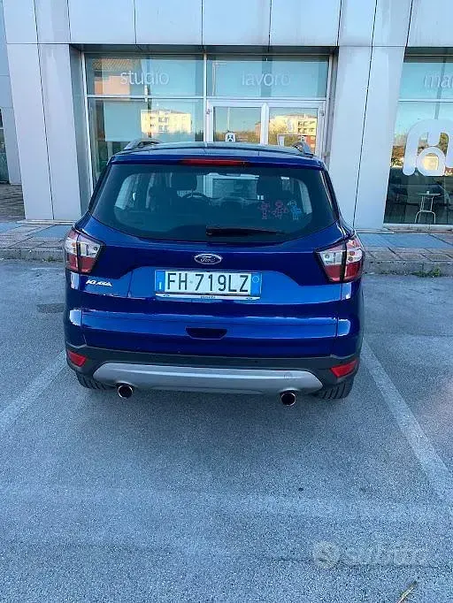 Usata Ford Kuga 120 CV (88 kW) 2017 Bluazzurro SUV