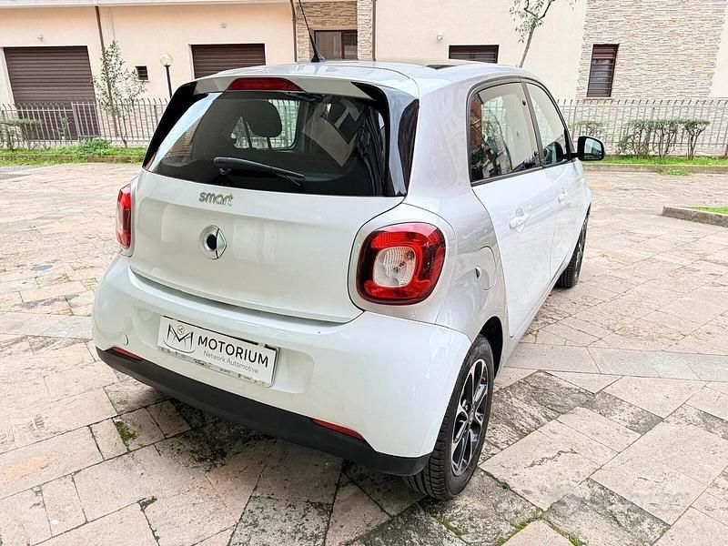 Usata Smart ForFour Passion 71 CV (52 kW) 2016 Bianco Utilitaria