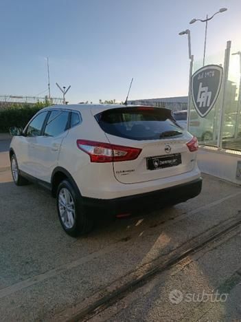 Usata Nissan Qashqai 110 CV (80 kW) 2015 Bianco perlato SUV