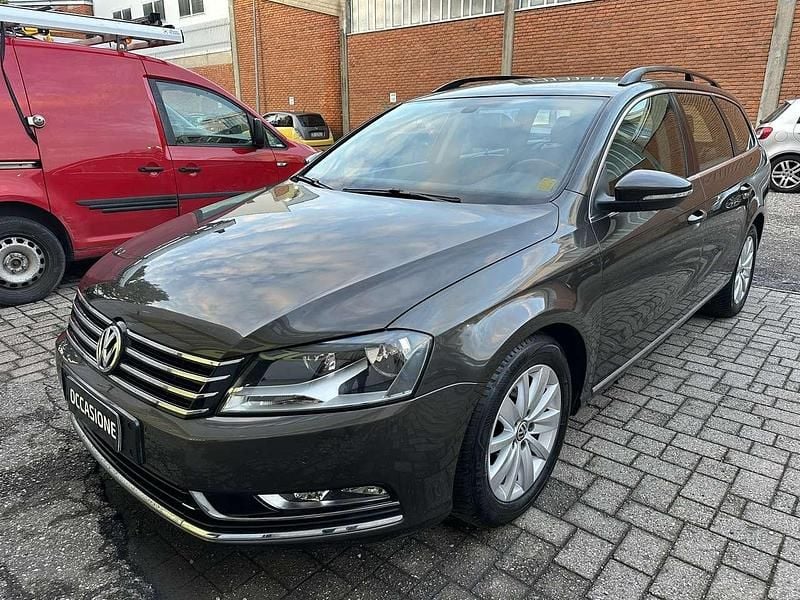 Usata VW Passat Highline 105 CV (77 kW) 2014 Marrone Station wagon
