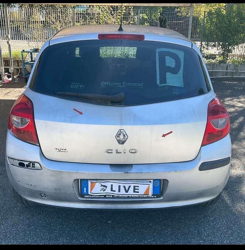 Usata Renault Clio II Rip Curl 75 CV (55 kW) 2008 Berlina