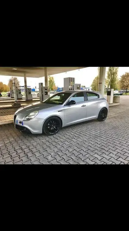 Usata Alfa Romeo Giulietta Sprint 105 CV (77 kW) 2015 Utilitaria