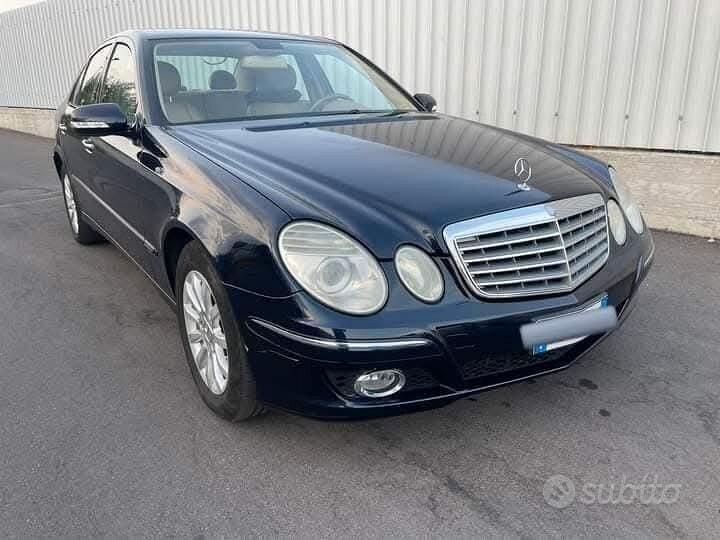 Usata Mercedes E280 Avantgarde 190 CV (139 kW) 2007 Blu Berlina