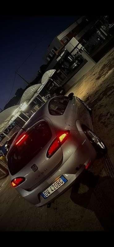 Usata 2009 Seat Leon Tre volumi | 2400 € (Buon prezzo) - Immagine 1/4