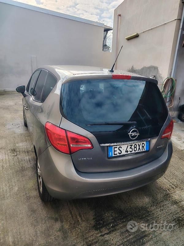 Usata Opel Meriva 95 CV (69 kW) 2014 Grigio Monovolume
