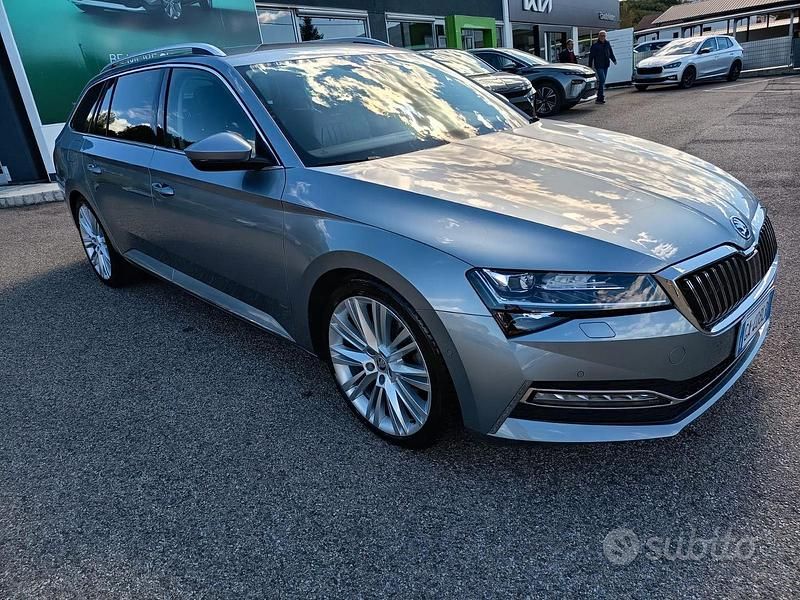 Usata Skoda Superb LAURIN & KLEMENT 190 CV (139 kW) 2020 Grigio Station wagon