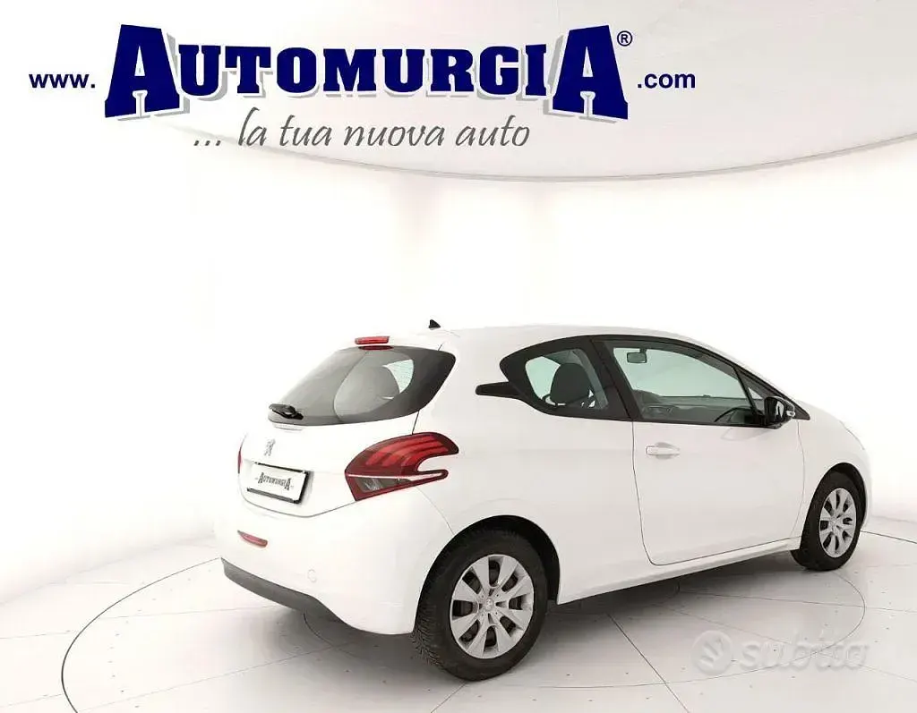 Usata Peugeot 208 Active 68 CV (50 kW) 2018 Bianco Utilitaria