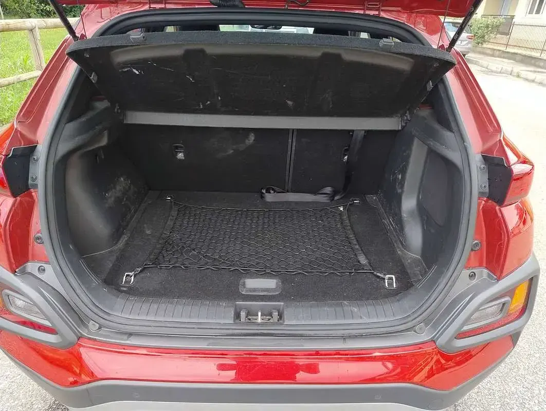 Usata Hyundai Kona Style 120 CV (88 kW) 2018 Rosso SUV