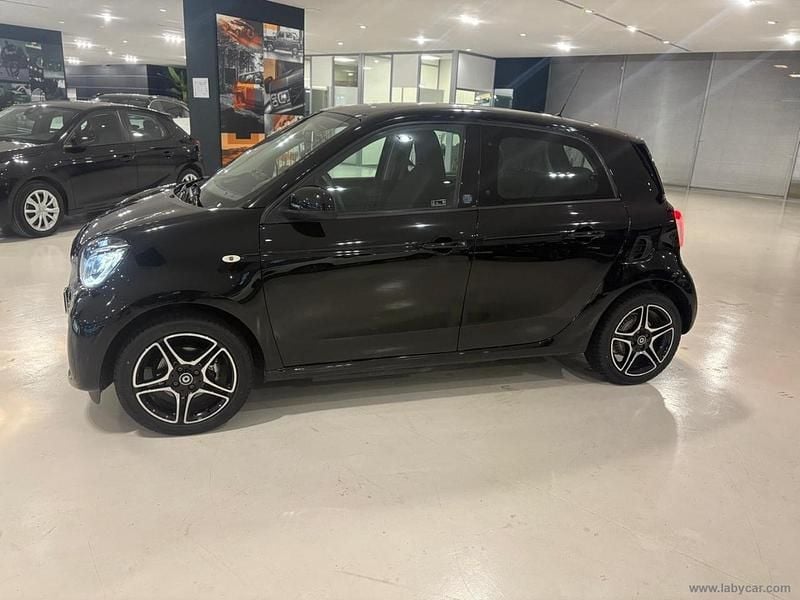 Usata Smart ForFour Pulse 40 kW (55 CV) 2021 Nero