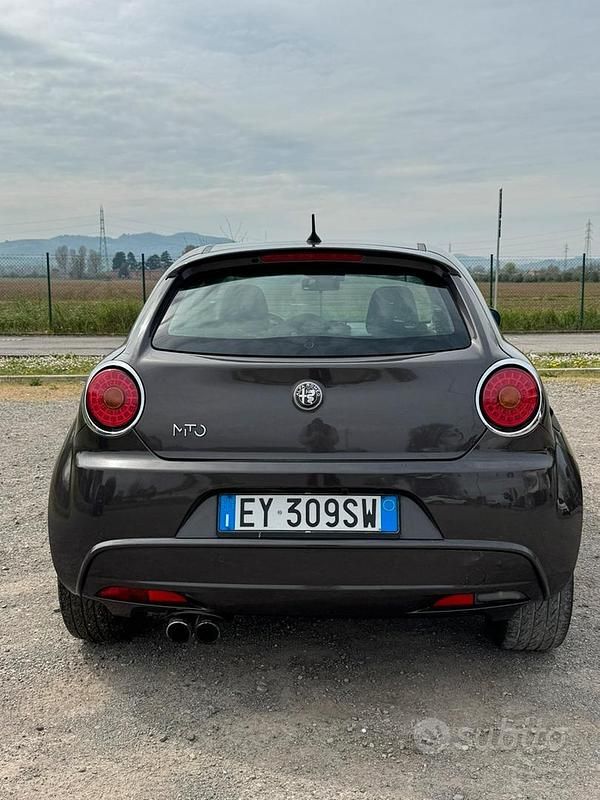 Usata Alfa Romeo MiTo Distinctive 115 CV (84 kW) 2015 Grigio Utilitaria