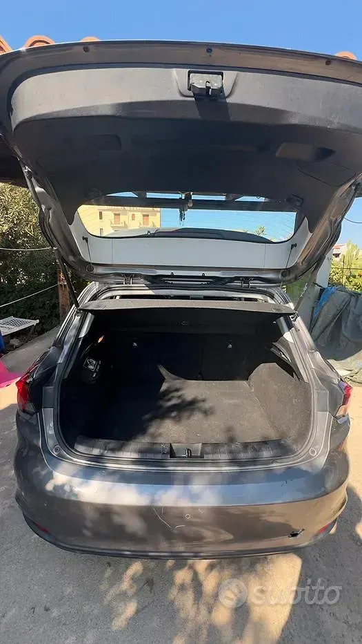 Usata Fiat Tipo 120 CV (88 kW) 2018 Grigio Berlina