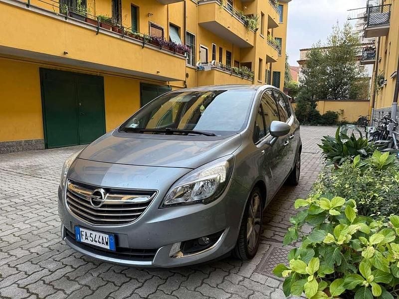 Grigio Usata 2015 Opel Meriva Cosmo Monovolume | 4500 € (Super prezzo) - Immagine 1/4